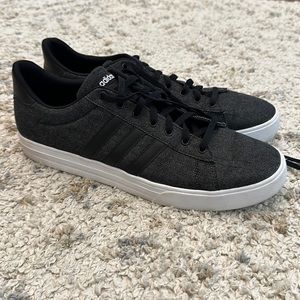 VGUC Black Adidas